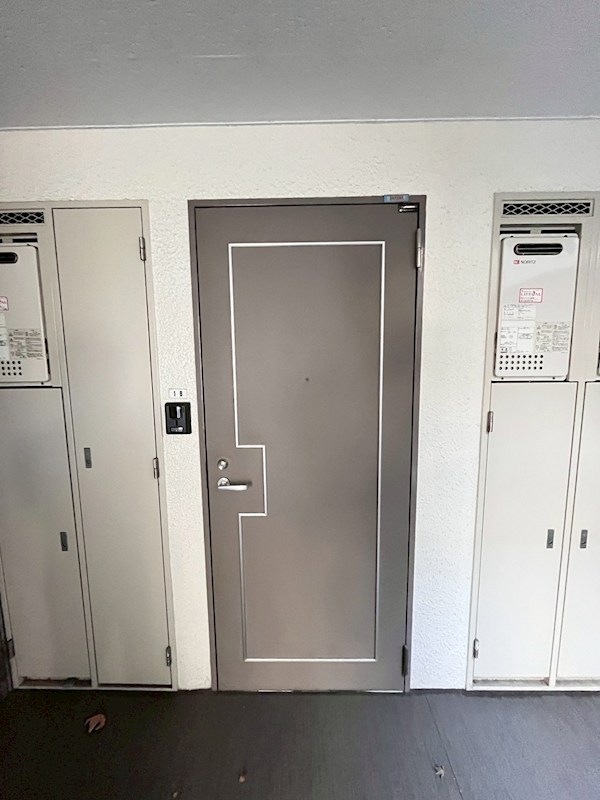 プルミエール西荻 玄関