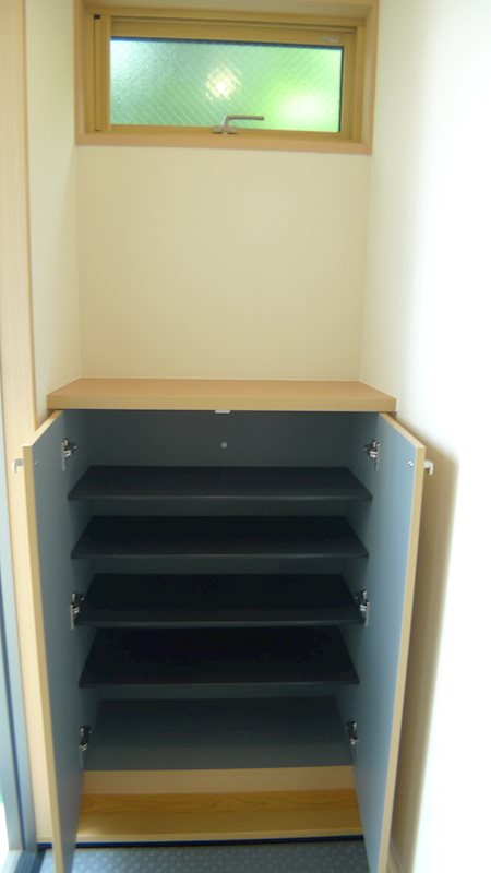 THREE　THREAD（スリースレッド） 玄関