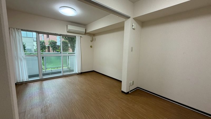 TOP明大前第三 リビング