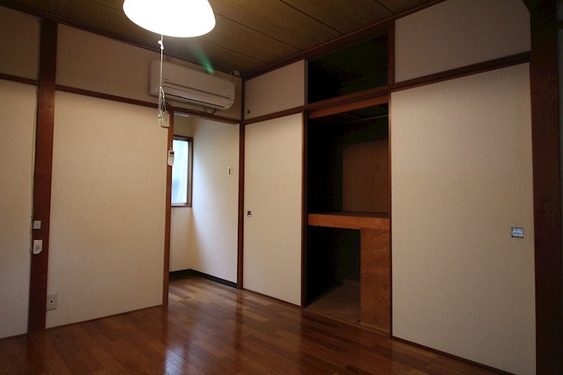 柳下アパート ベッドルーム