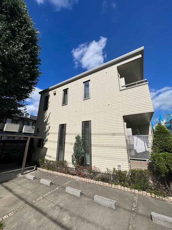 アビターレ 203号室 外観