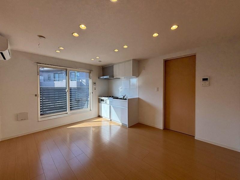 エイツリーズ リビング