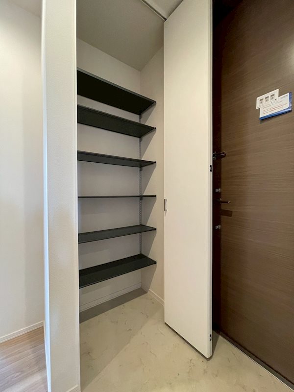 Ｂｒｉｄｇｅ　Ｃｏｕｒｔ浜田山　ＷＥＳＴ 玄関