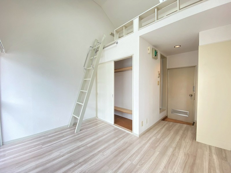 ホワイトヴィラ三鷹台 リビング