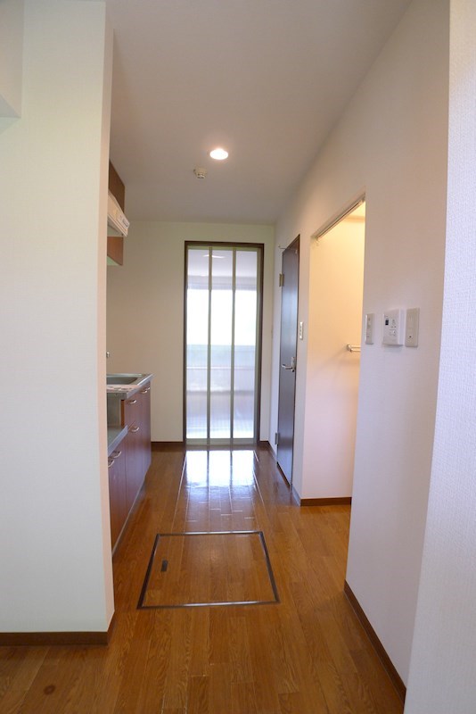 プラティーク三鷹 玄関