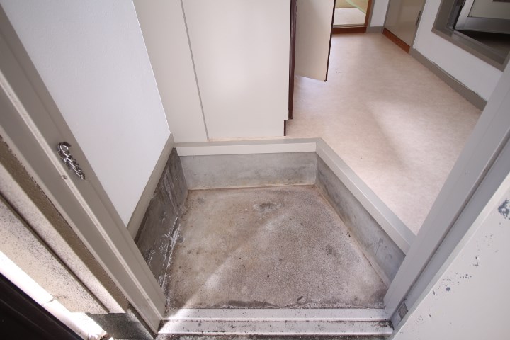 サンハイツ 玄関