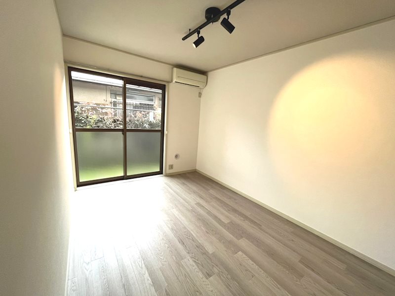 フラットアン リビング