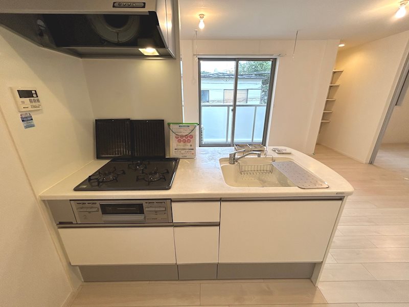 ａｐａｒｔｍｅｎｔｓ　蚕糸の杜 キッチン