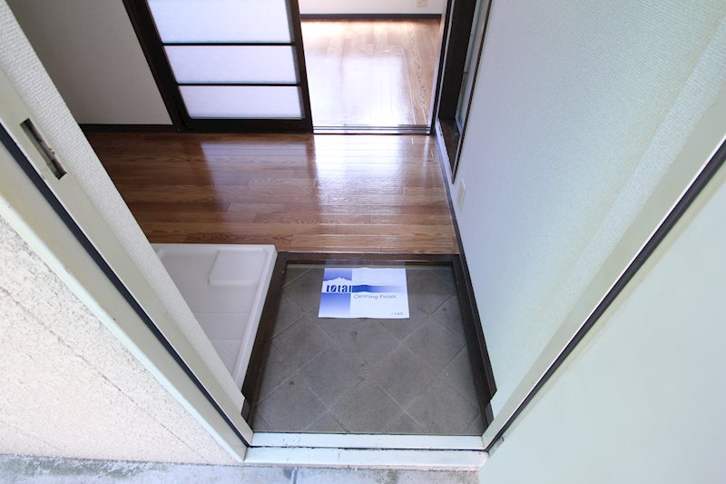 メゾンドコスモ 玄関