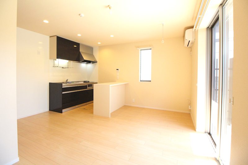 Ｐａｔｉｏ　山中　北棟（パティオヤマナカ） リビング