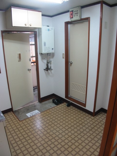 ハイツみのり 玄関