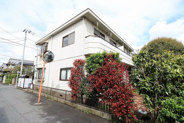 ホワイトハウス 201号室 外観