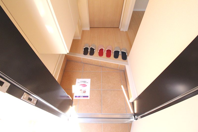 Ｐａｔｉｏ　山中　北棟（パティオヤマナカ） 玄関