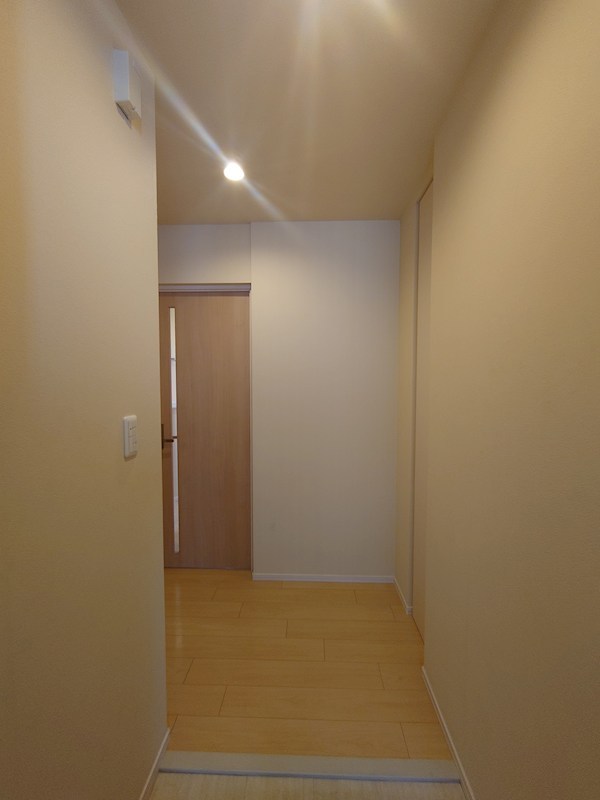 コートローザ 玄関