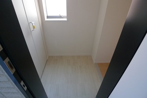 メッツァ・杉 玄関