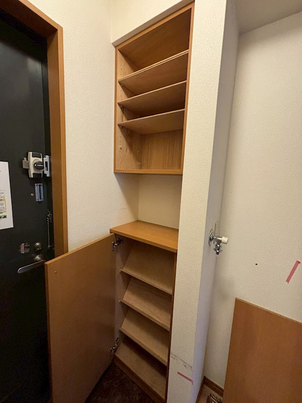 コートシルフィード  玄関