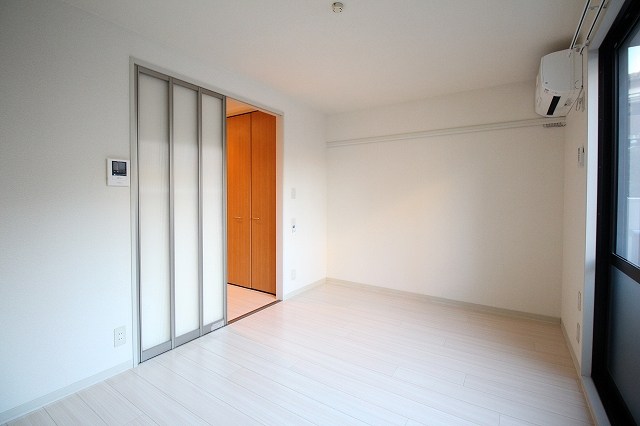 アゼリアＢ ベッドルーム