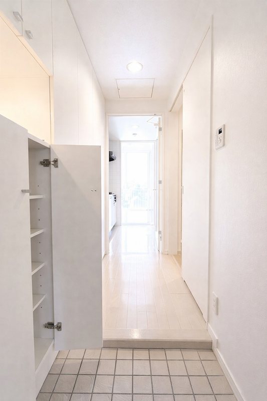 パヴェブランカ 玄関