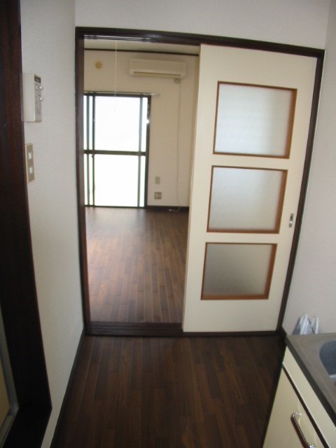 アクシス 玄関