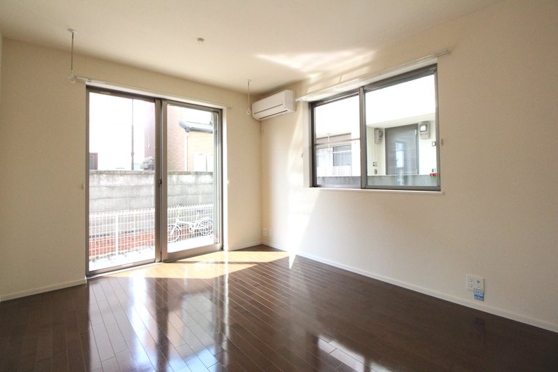 シャリエ東高円寺 リビング