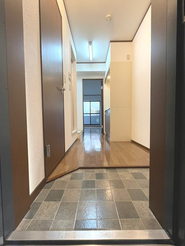 メゾン駒場東大前  玄関