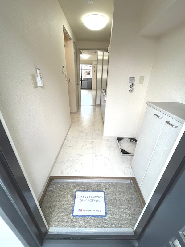 シャーメゾン中野 玄関