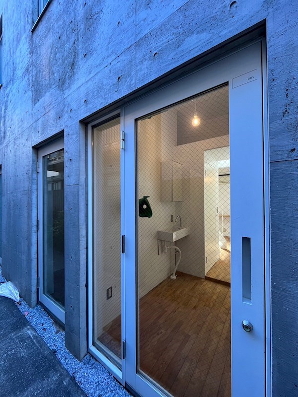 CASA COMPLESSO（カーサコンプレッソ） 玄関
