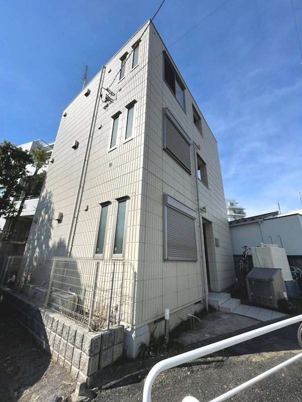 ファミール北沢 201号室 外観