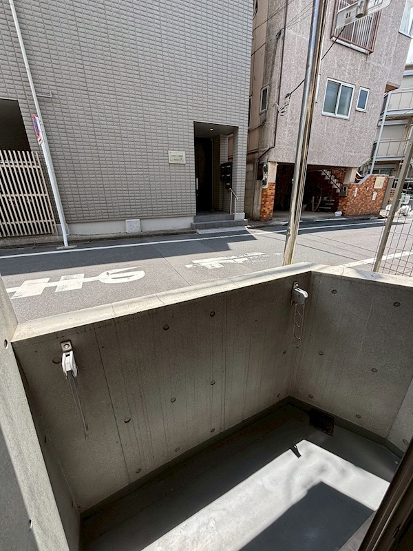 Libert&amp;eacute;渋谷本町 ベランダ