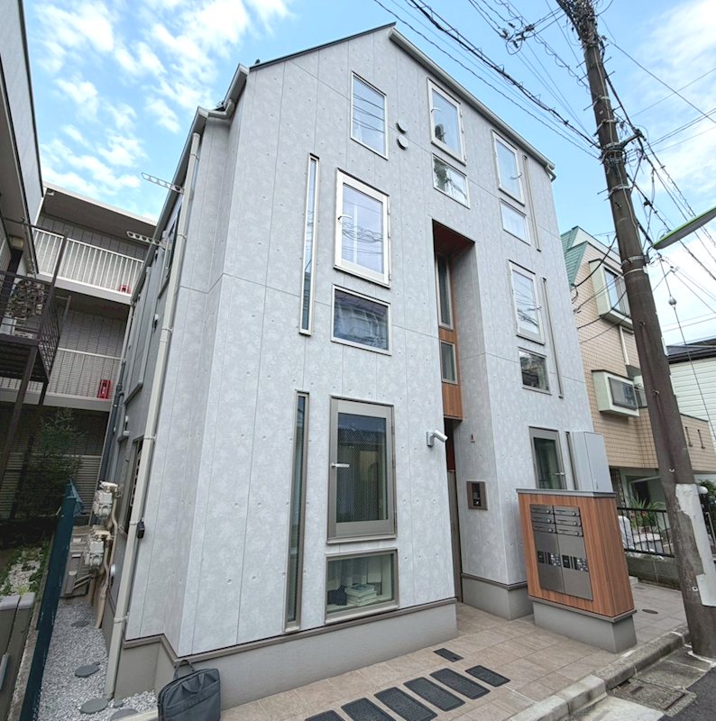 ヒューゲルハイム三軒茶屋 302号室 外観