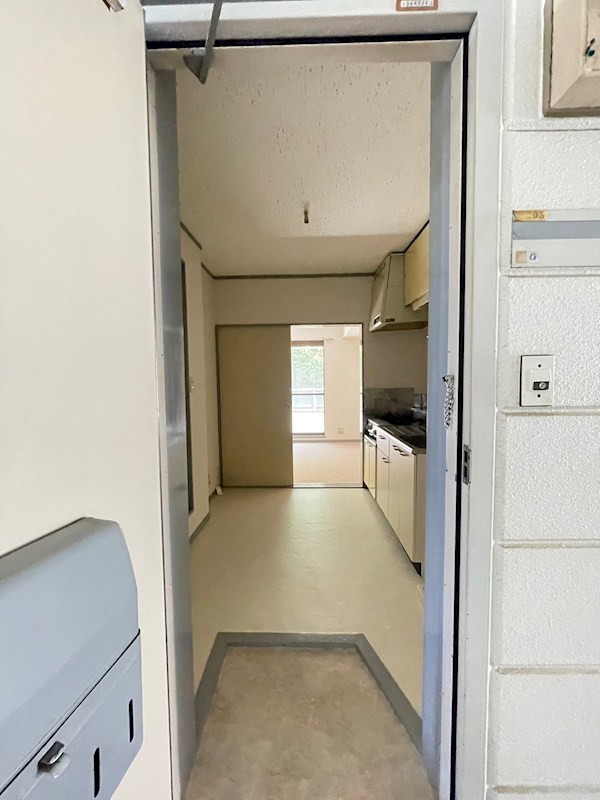 パインヒルハイム 玄関