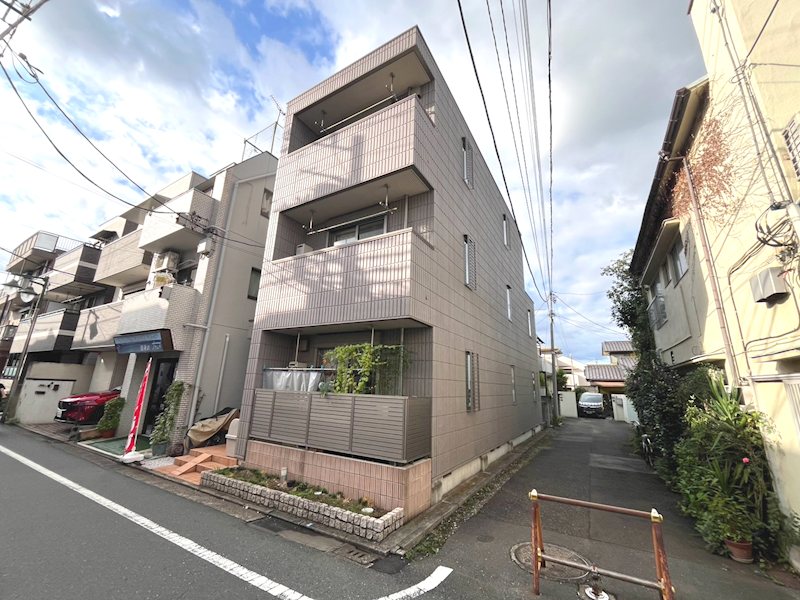 リリーガーデン 301号室 外観