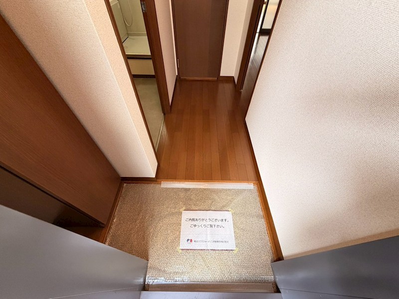 アゼリアＡ 玄関