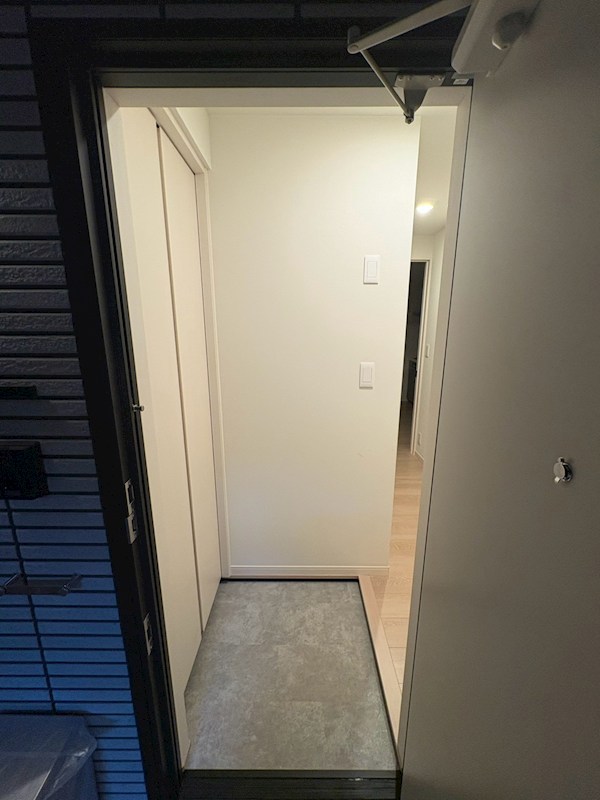North Side Village（ノース サイド ヴィレッジ） 玄関