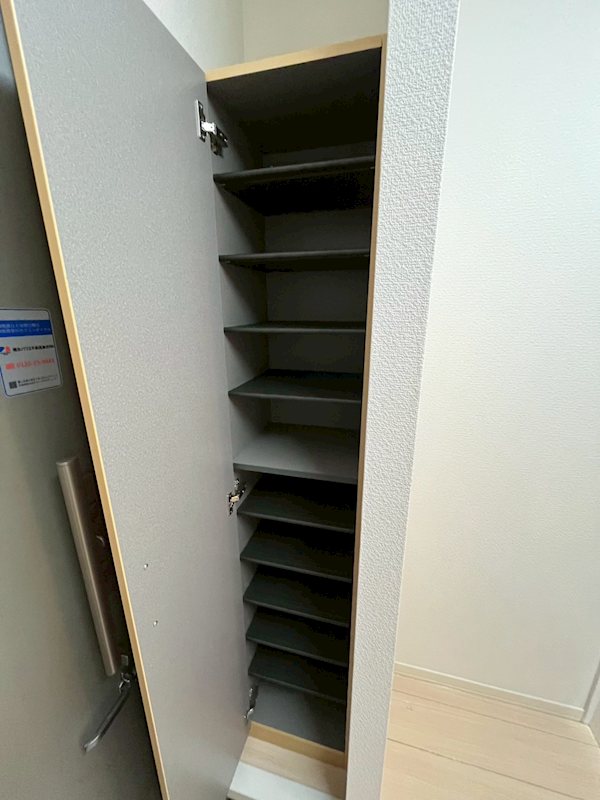 シャーメゾン三網 収納