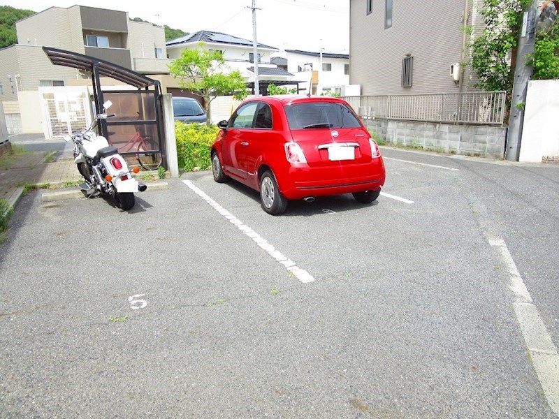 メゾン倉敷川 駐車場