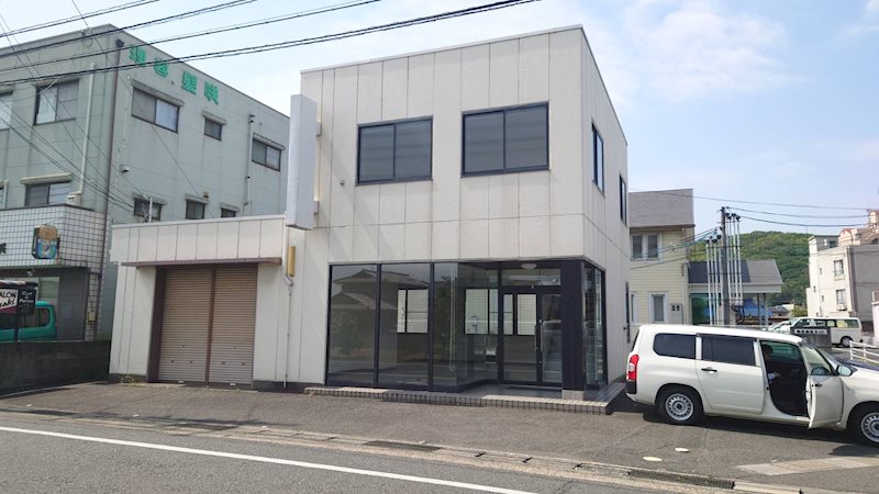 岡田テナントビル 玄関