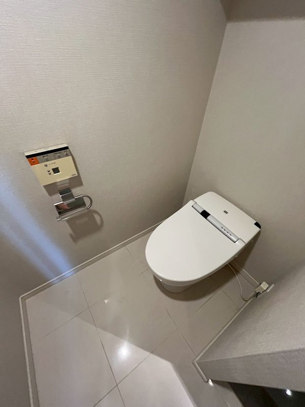 コンシェリア西新宿TOWER’S WEST トイレ