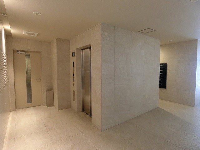 ヴァースクレイシア秋葉原EAST ロビー