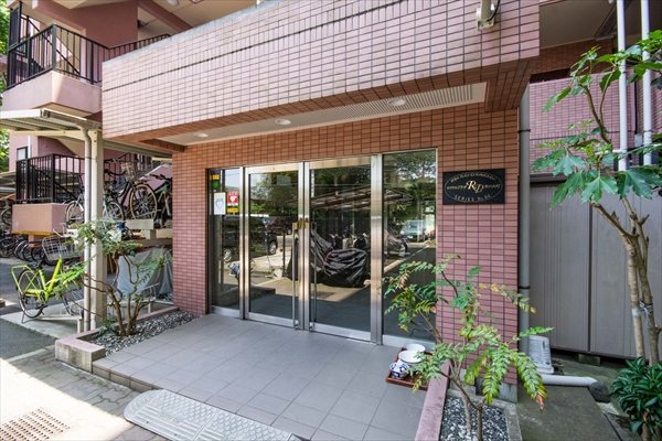 ロイヤルプラザ市川大町 エントランス