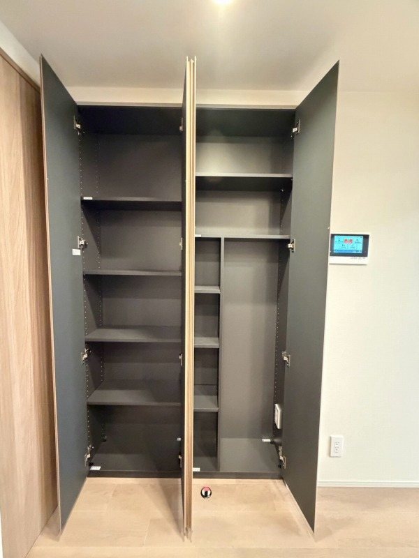 プレミスト京都三条堀川 収納