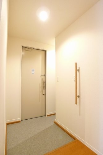 ノースサバービア 玄関