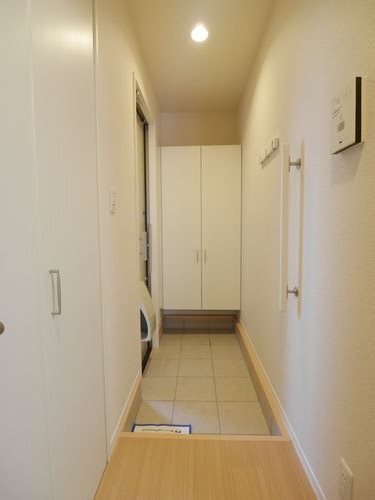 シュウフロンティア 玄関