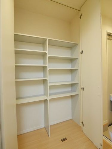 シュウフロンティア 収納
