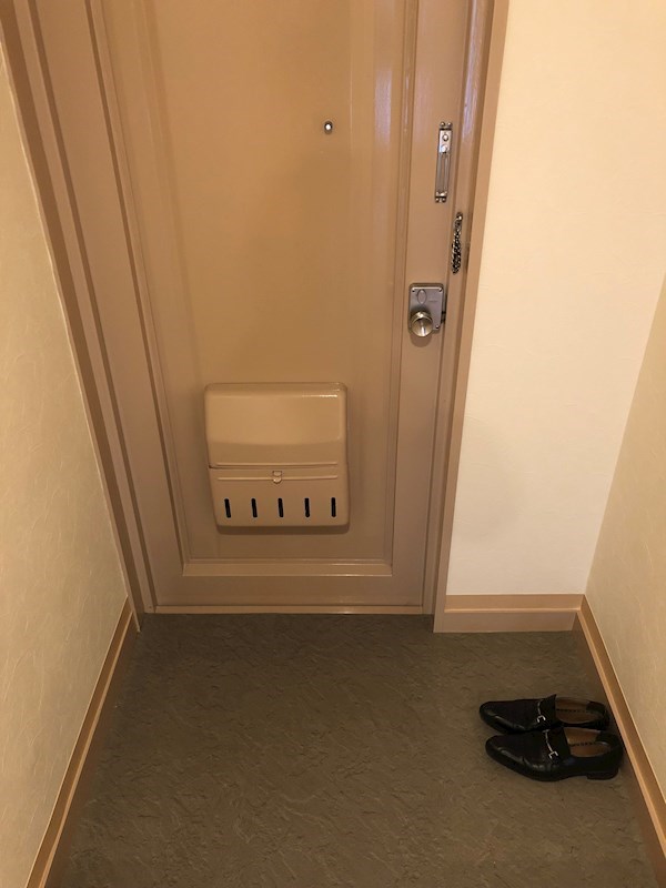エスト深井 玄関