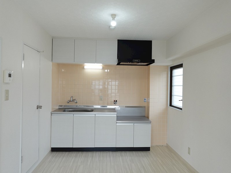 ロイヤルカーサⅠ番館  キッチン