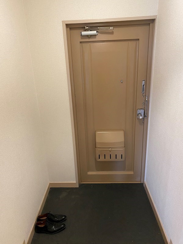 エスト深井 玄関