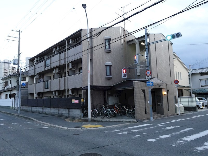 ピュアコーポなかもず 外観