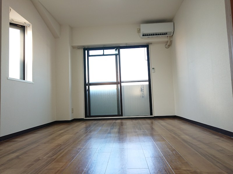 ピュアコーポなかもず リビング