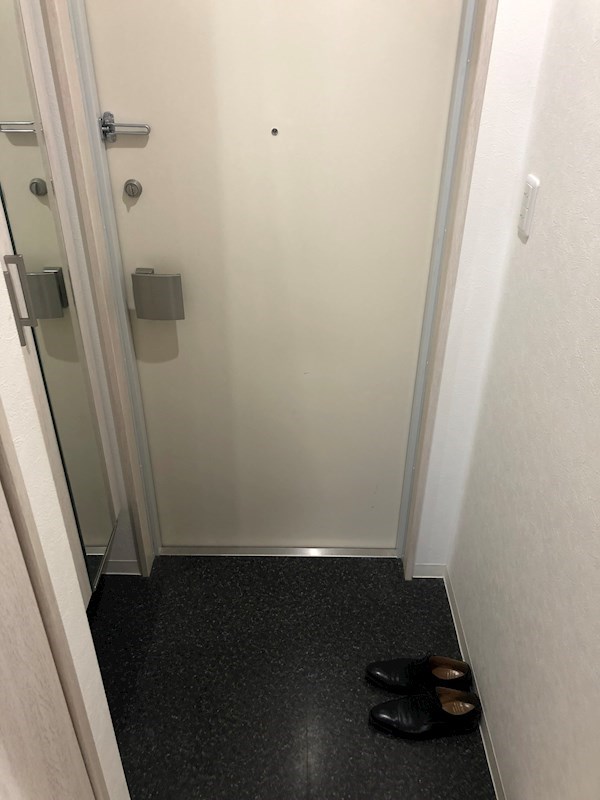 エヌエムトラントドゥ 玄関